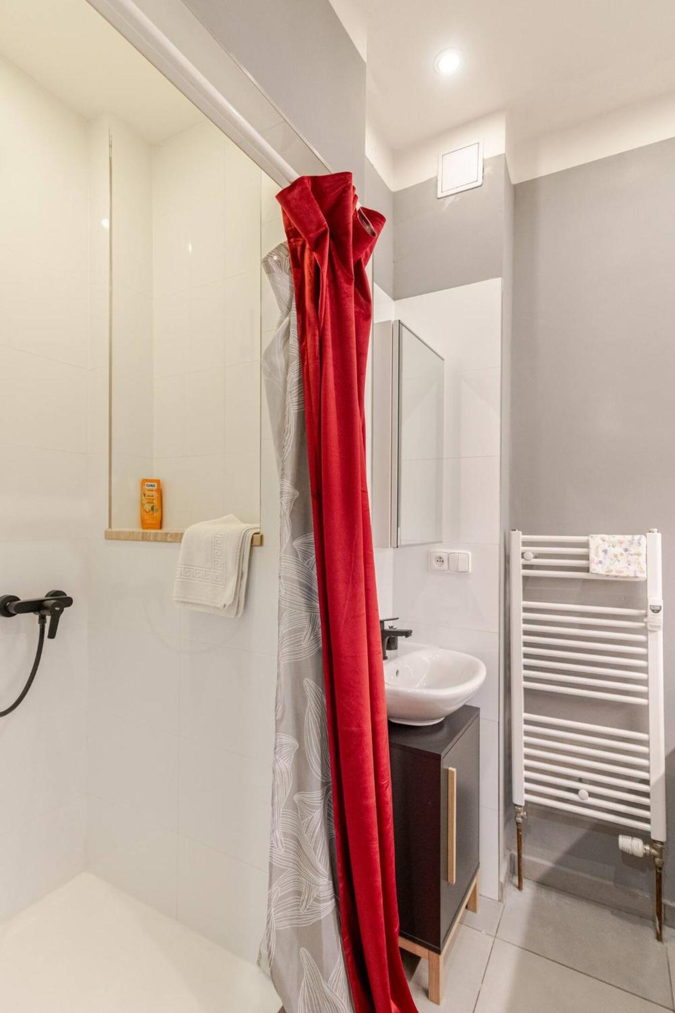 Apartmán Place Of Grace - 1 Min To National Theatre
